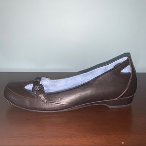 Vionic shoes size 10
